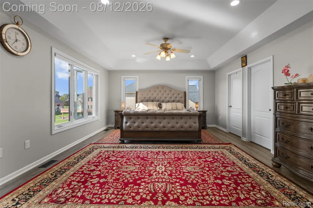 49501 Sandra Drive Shelby Charter Township, MI 48315