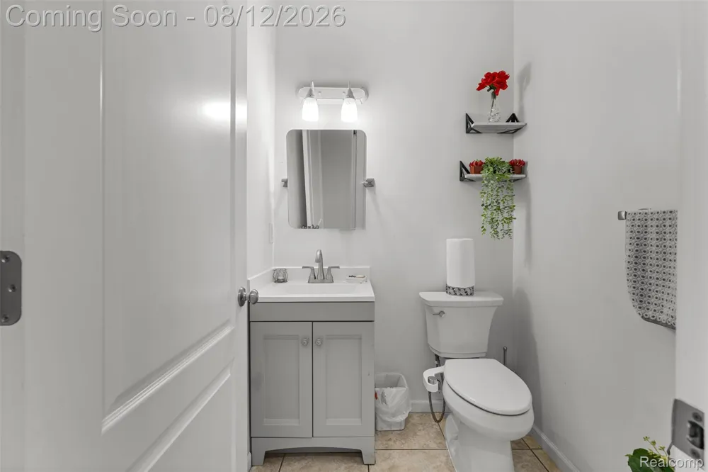 49501 Sandra Drive Shelby Charter Township, MI 48315