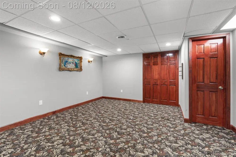 49501 Sandra Drive Shelby Charter Township, MI 48315