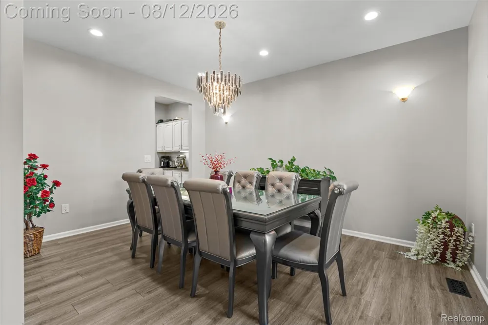 49501 Sandra Drive Shelby Charter Township, MI 48315