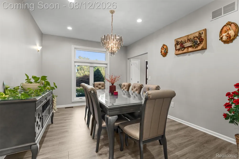 49501 Sandra Drive Shelby Charter Township, MI 48315