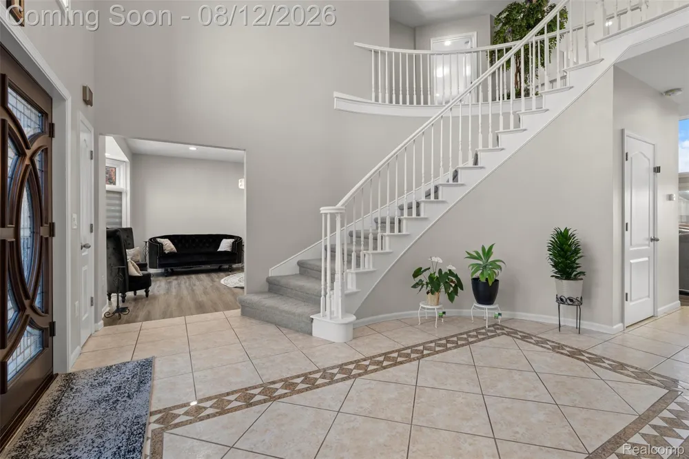 49501 Sandra Drive Shelby Charter Township, MI 48315