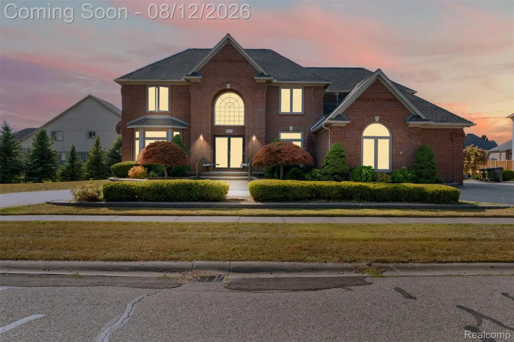 49501 Sandra Drive Shelby Charter Township, MI 48315