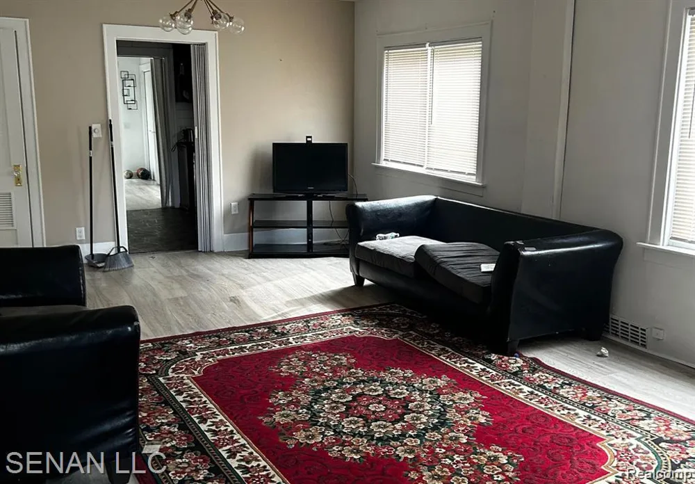 1520 E Oakland Avenue Lansing City, MI 48906