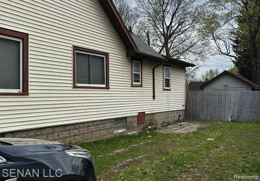 1520 E Oakland Avenue Lansing City, MI 48906