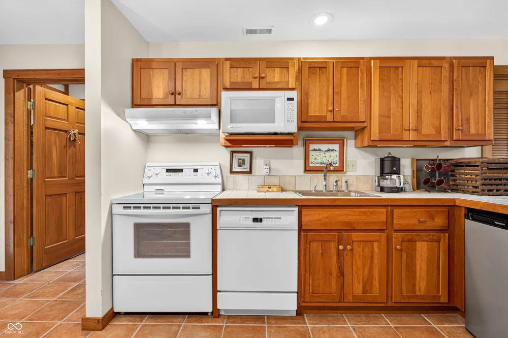 3624 State Road 135 S Nashville, IN 47448