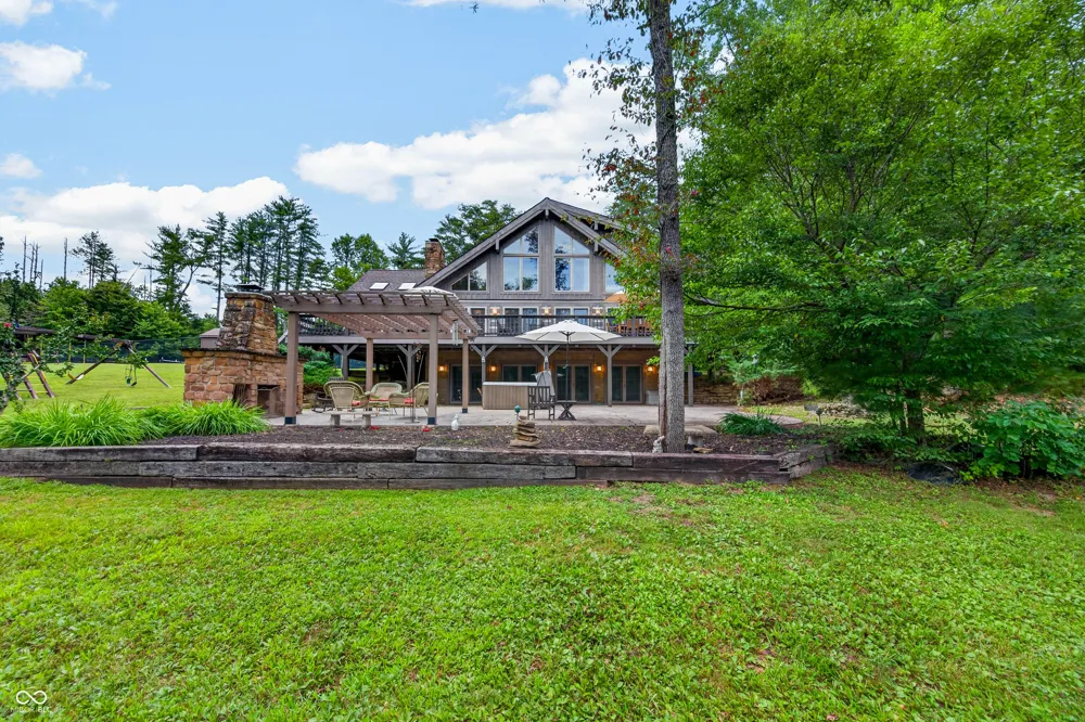 3624 State Road 135 S Nashville, IN 47448