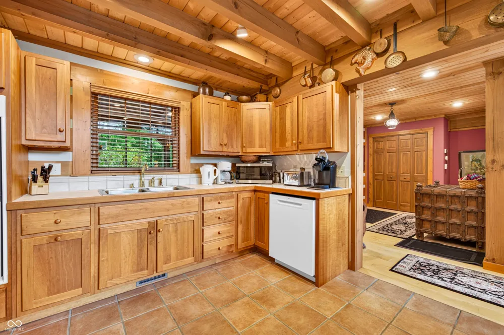 3624 State Road 135 S Nashville, IN 47448