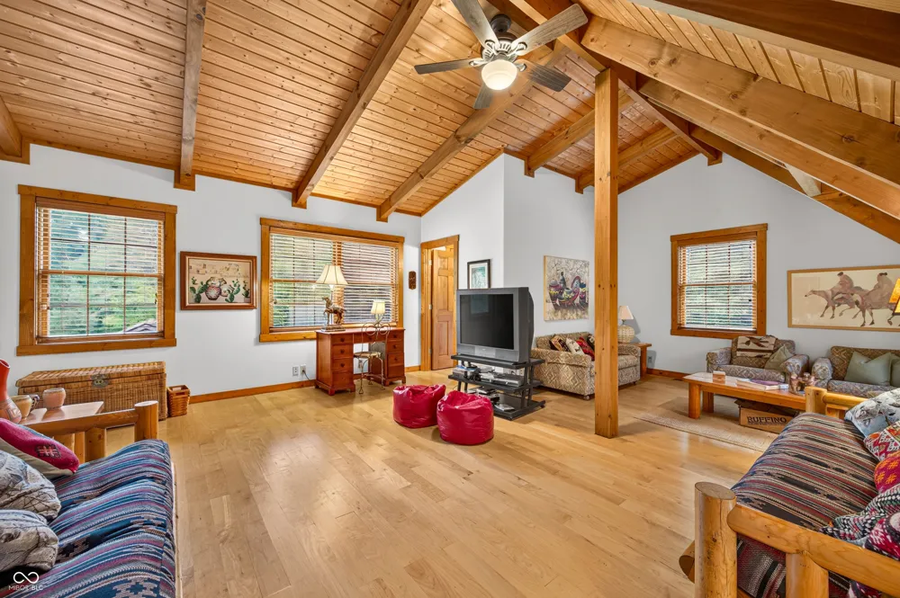 3624 State Road 135 S Nashville, IN 47448