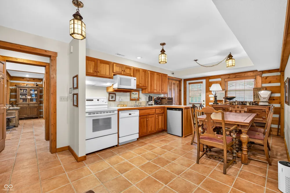 3624 State Road 135 S Nashville, IN 47448