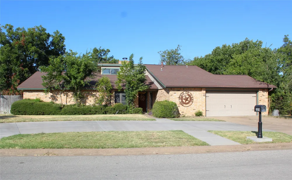 930 Lydia Street Stephenville, TX 76401