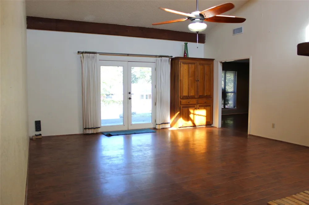 930 Lydia Street Stephenville, TX 76401