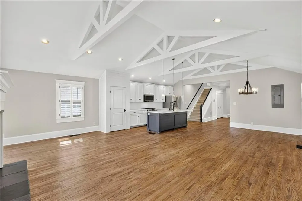 1355 Mercer Avenue East Point, GA 30344