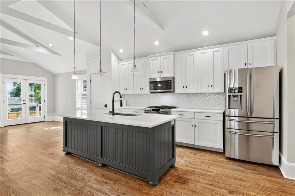 1355 Mercer Avenue East Point, GA 30344
