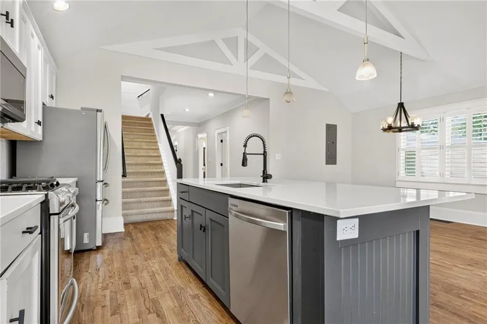 1355 Mercer Avenue East Point, GA 30344
