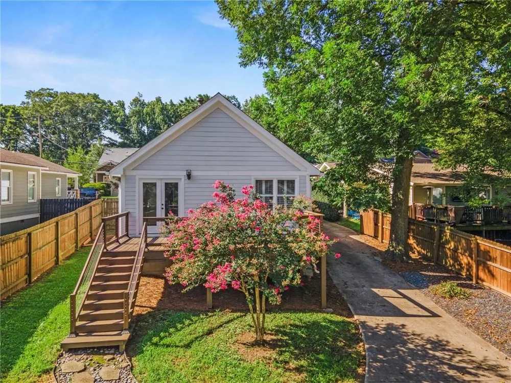 1355 Mercer Avenue East Point, GA 30344