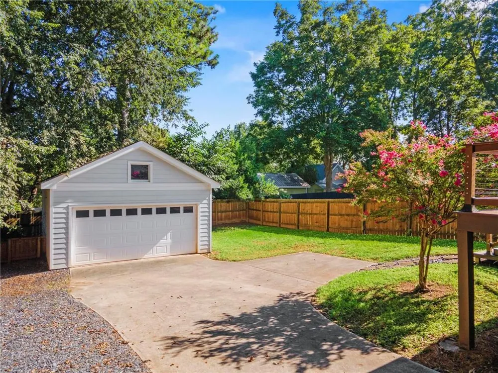 1355 Mercer Avenue East Point, GA 30344