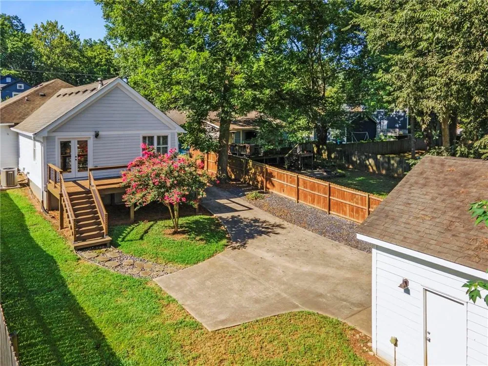 1355 Mercer Avenue East Point, GA 30344