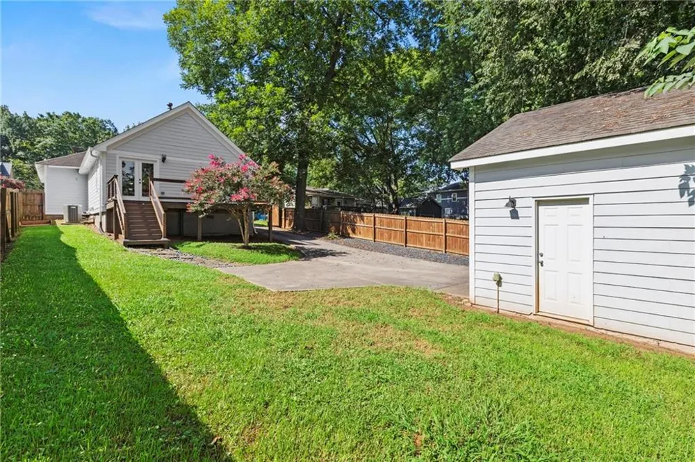 1355 Mercer Avenue East Point, GA 30344