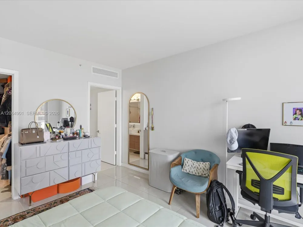 1010 SW 2nd Ave #1009 Miami, FL 33130