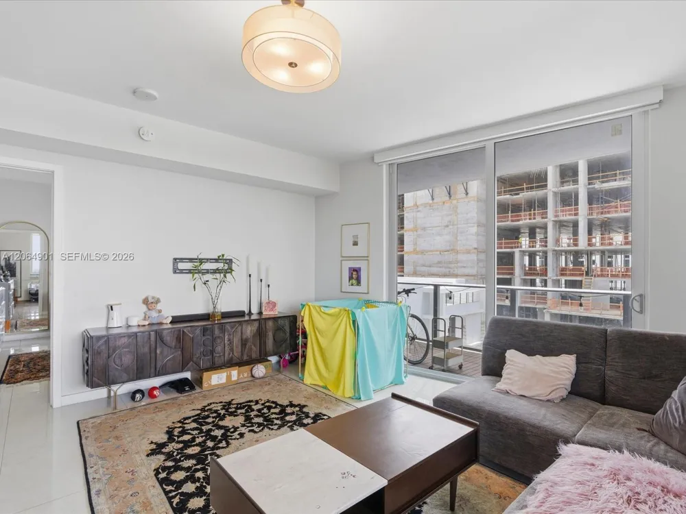 1010 SW 2nd Ave #1009 Miami, FL 33130