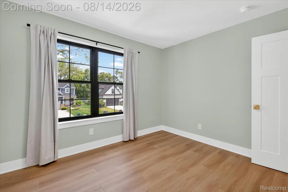 9295 Elmhurst Avenue Plymouth Charter Township, MI 48170