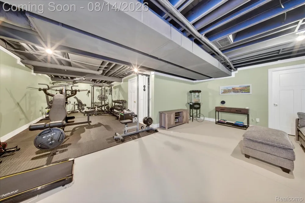 9295 Elmhurst Avenue Plymouth Charter Township, MI 48170