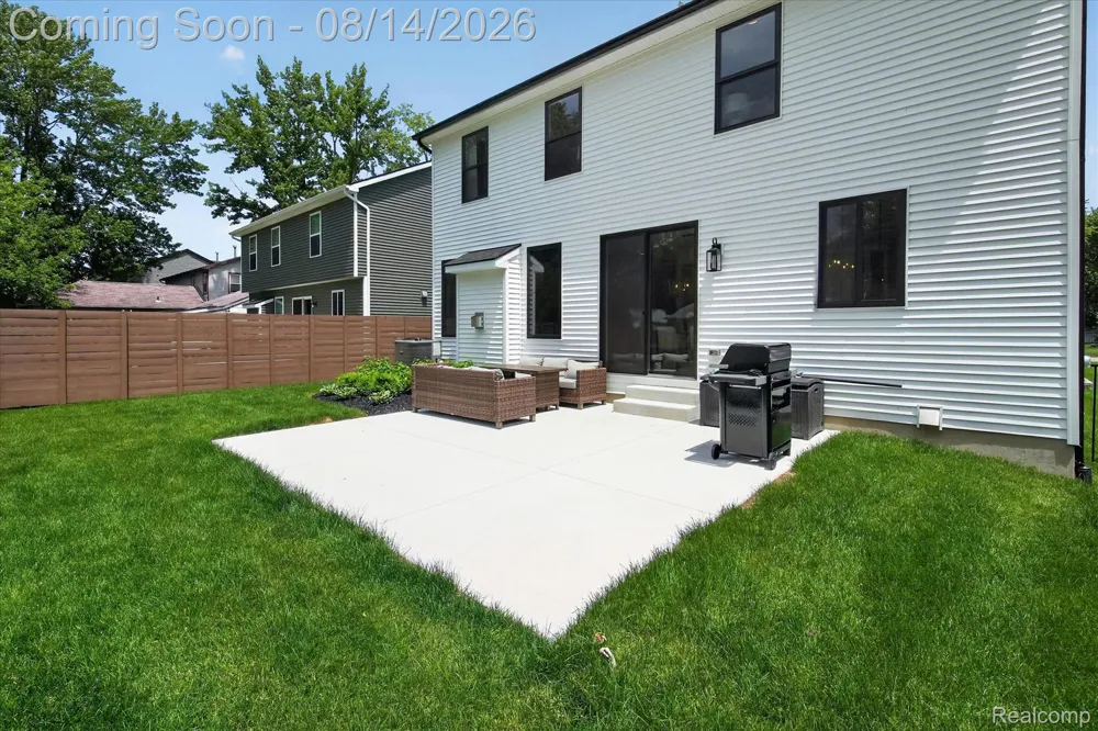 9295 Elmhurst Avenue Plymouth Charter Township, MI 48170