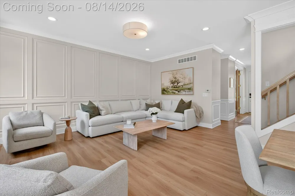 9295 Elmhurst Avenue Plymouth Charter Township, MI 48170