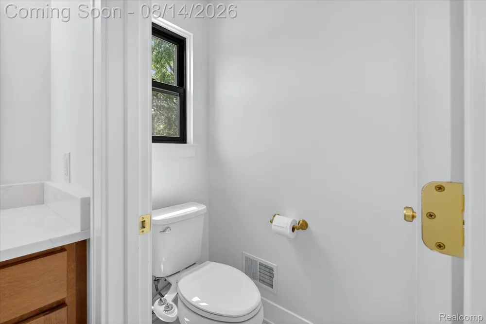 9295 Elmhurst Avenue Plymouth Charter Township, MI 48170