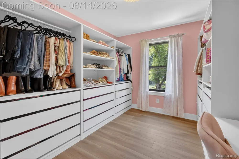 9295 Elmhurst Avenue Plymouth Charter Township, MI 48170
