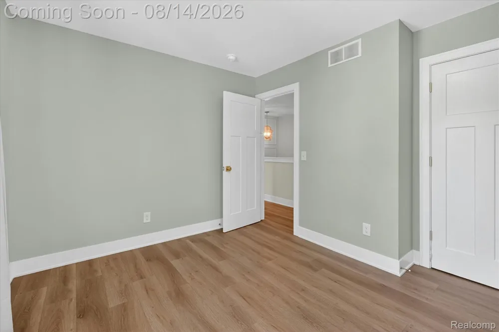 9295 Elmhurst Avenue Plymouth Charter Township, MI 48170