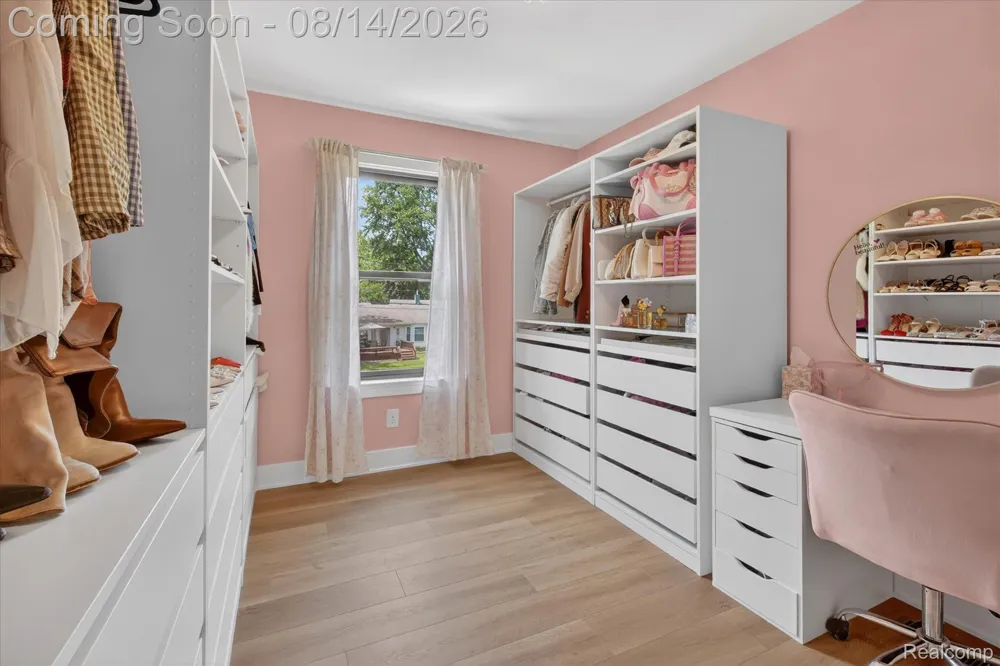 9295 Elmhurst Avenue Plymouth Charter Township, MI 48170