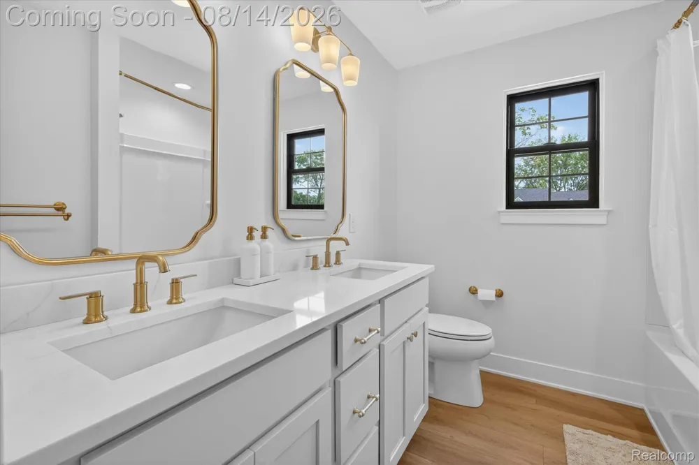 9295 Elmhurst Avenue Plymouth Charter Township, MI 48170