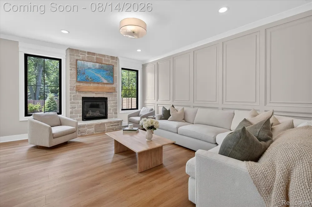 9295 Elmhurst Avenue Plymouth Charter Township, MI 48170