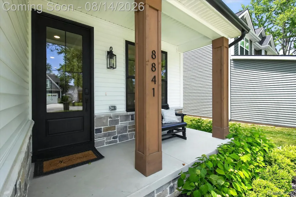 9295 Elmhurst Avenue Plymouth Charter Township, MI 48170