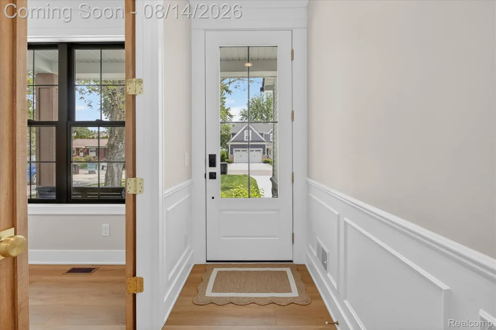 9295 Elmhurst Avenue Plymouth Charter Township, MI 48170