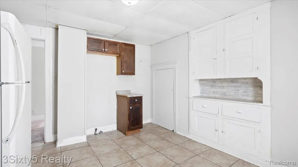 79 E Pleasant Street River Rouge City, MI 48218