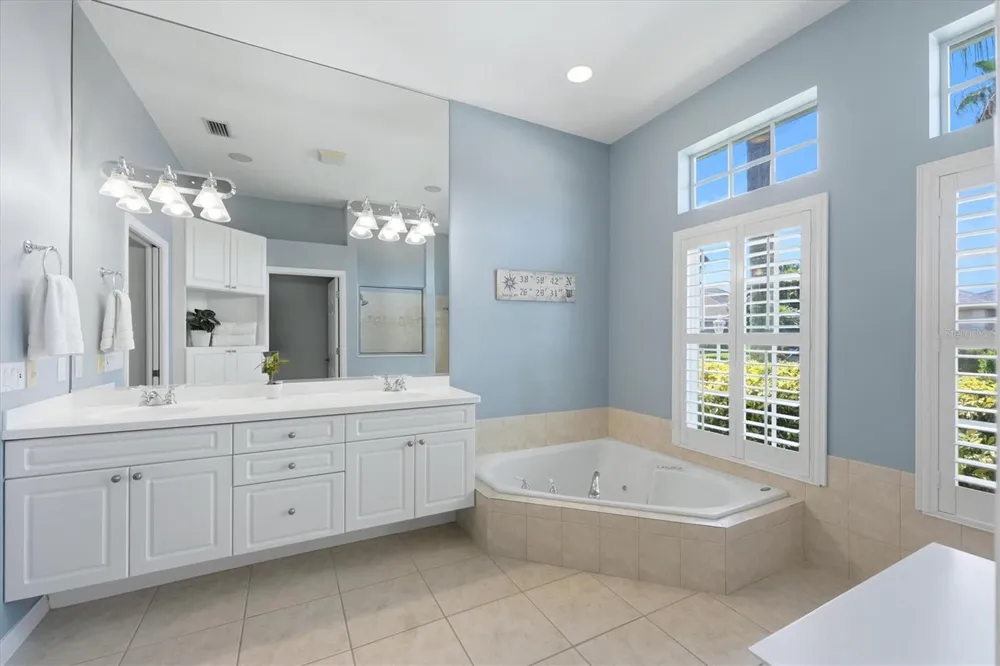 4747 PINNACLE DRIVE Bradenton, FL 34208