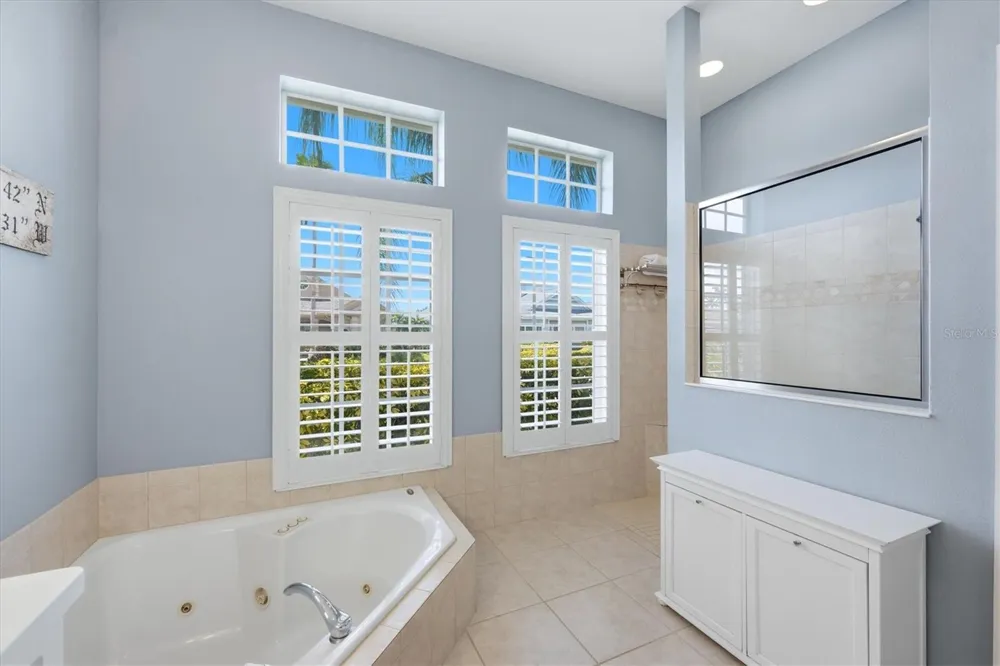 4747 PINNACLE DRIVE Bradenton, FL 34208