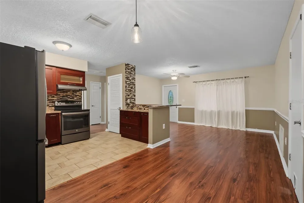 6470 107TH TERRACE Pinellas Park, FL 33782
