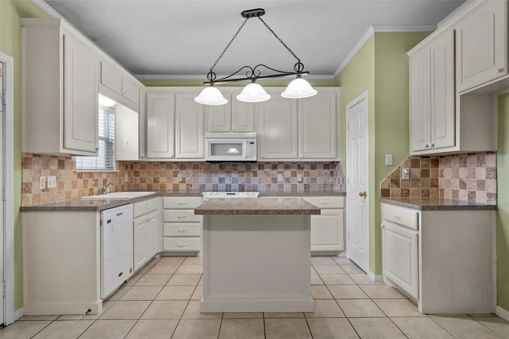 333 Old Mill Creek Drive Woodway, TX 76712