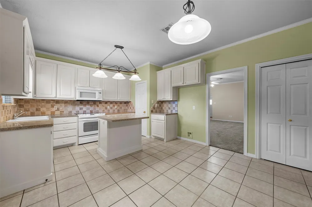 333 Old Mill Creek Drive Woodway, TX 76712