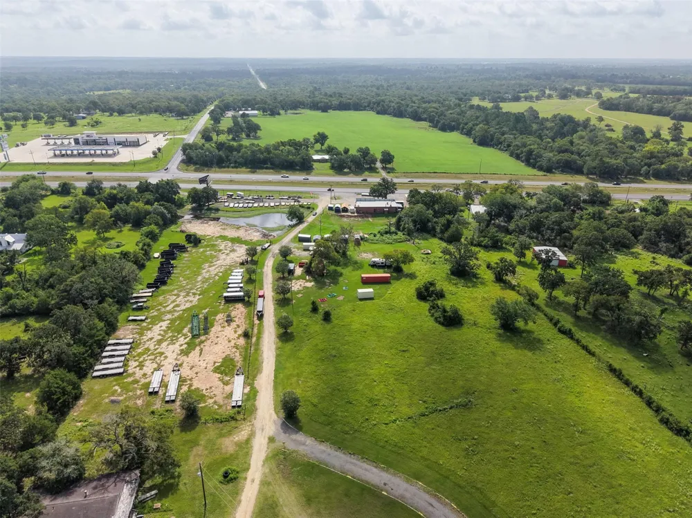29233 Highway 6 Hempstead, TX 77445
