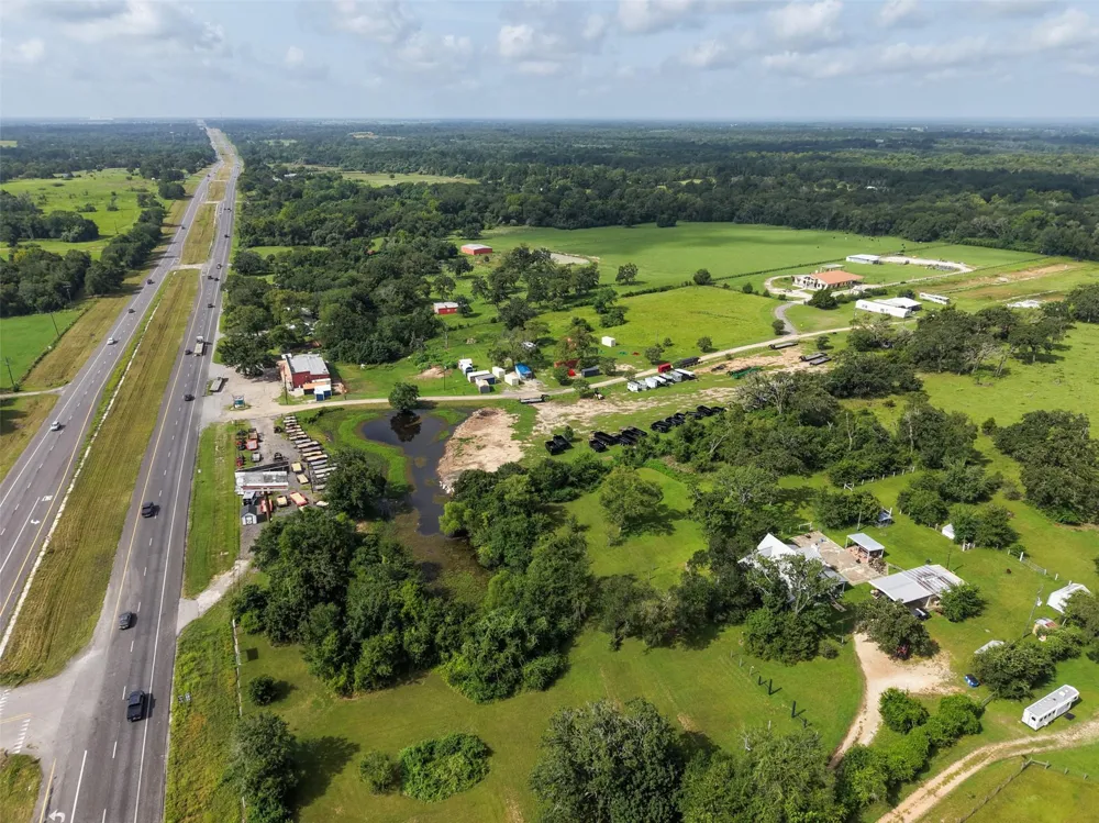 29233 Highway 6 Hempstead, TX 77445