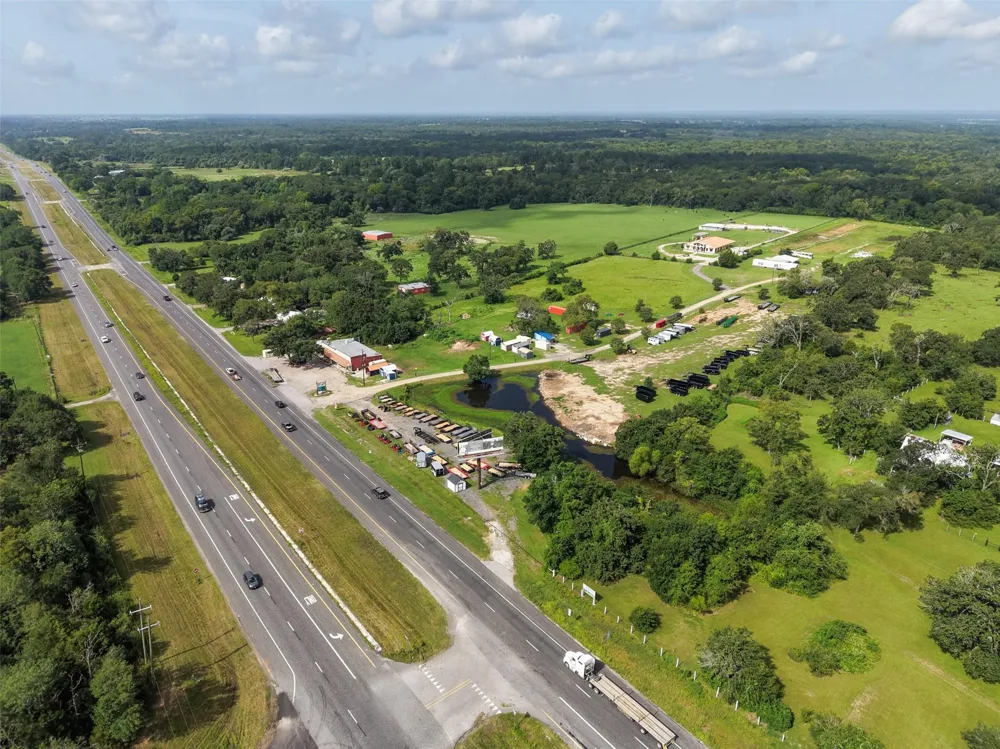 29233 Highway 6 Hempstead, TX 77445