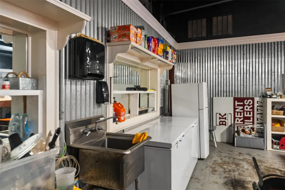 29233 Highway 6 Hempstead, TX 77445
