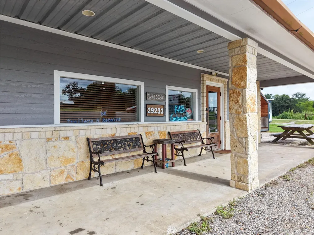 29233 Highway 6 Hempstead, TX 77445