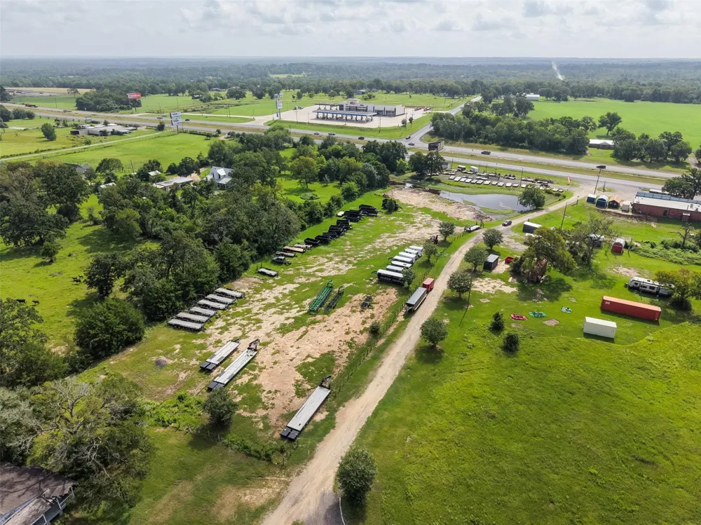 29233 Highway 6 Hempstead, TX 77445