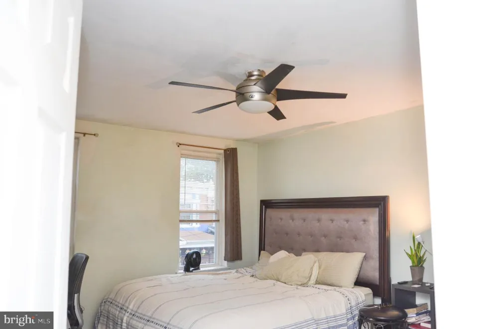 528 VINE STREET Camden, NJ 08102
